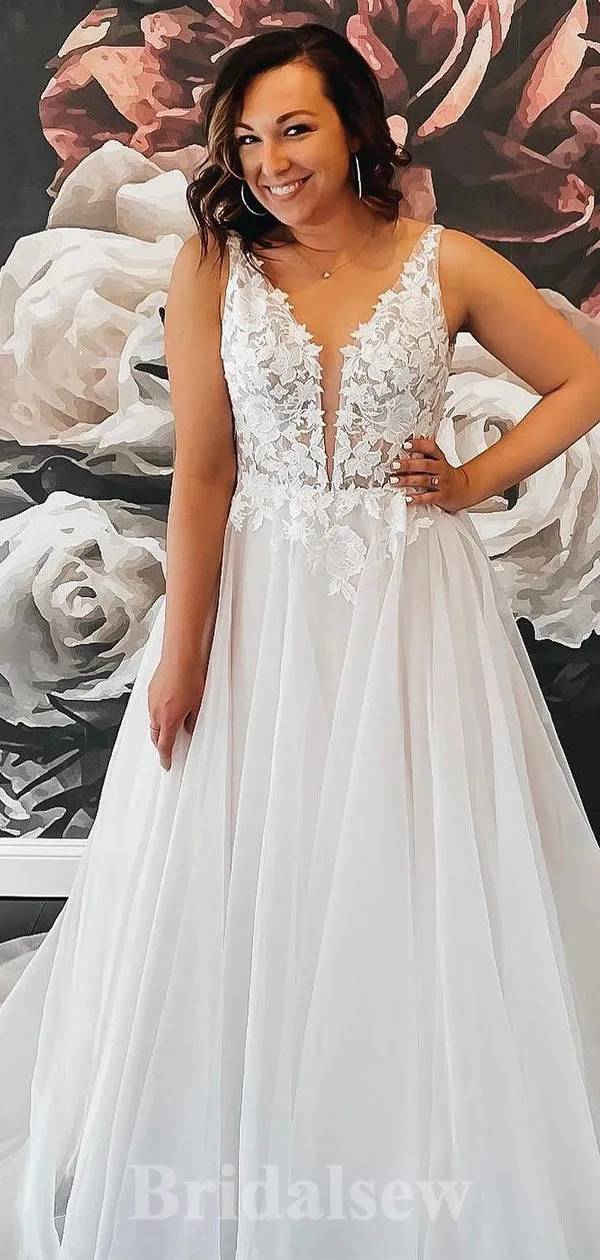 A-line Beach V-Neck Lace Luxurious Classic Modest Popular Vintage Long Wedding Dresses WD400