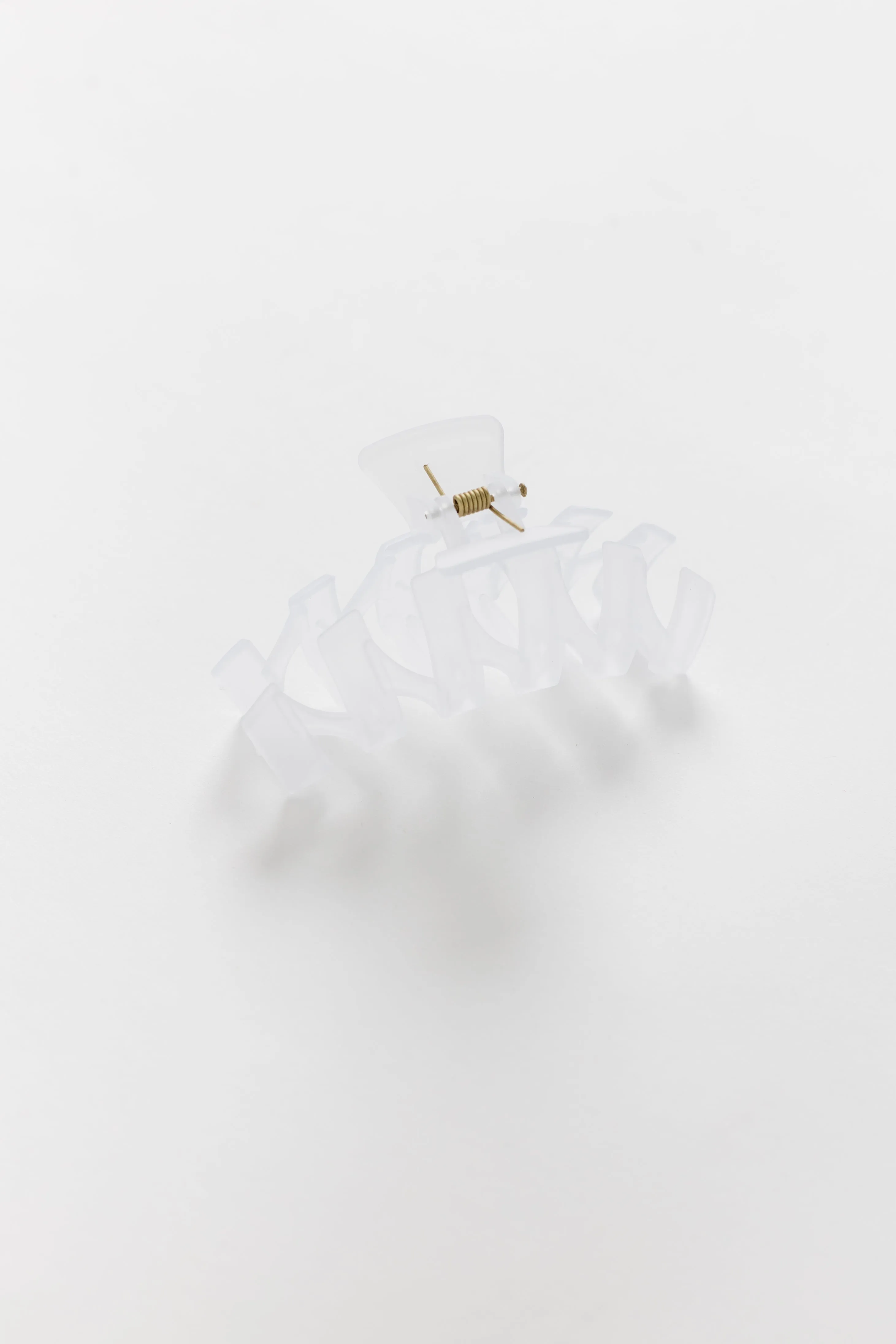 Cove Scallop Hair Claw