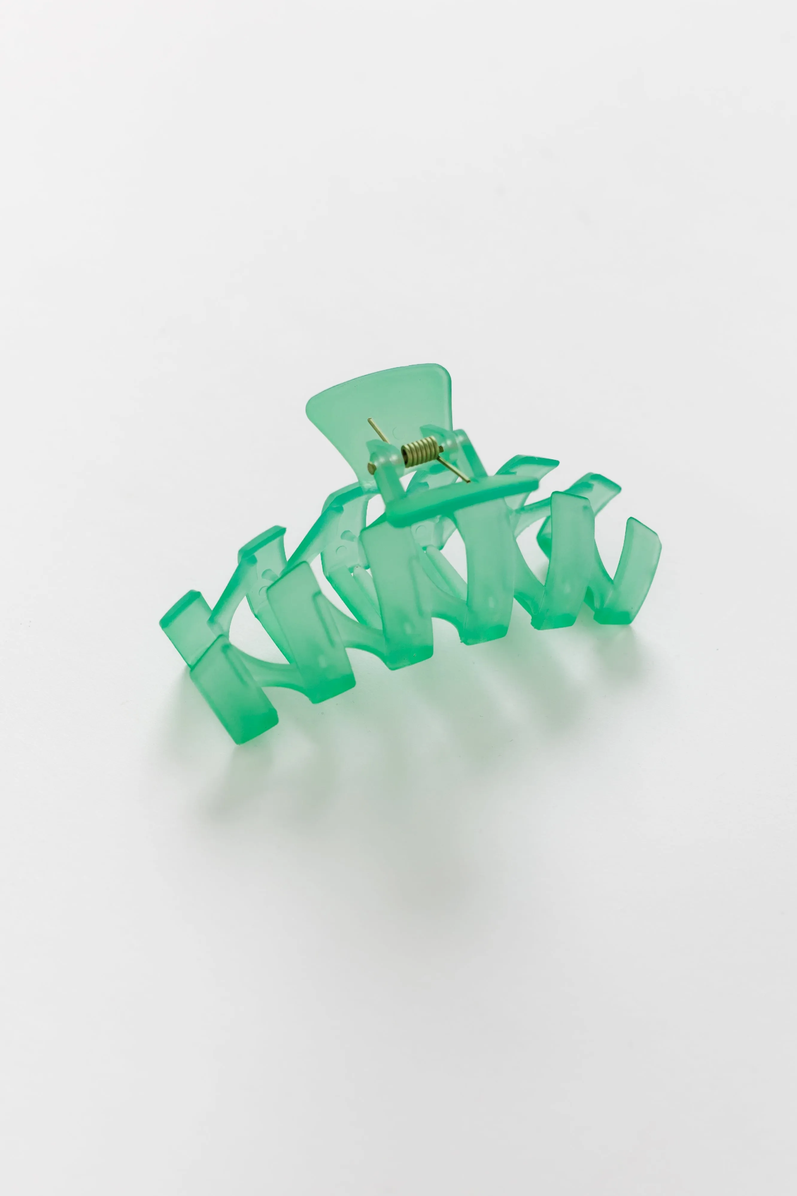 Cove Scallop Hair Claw
