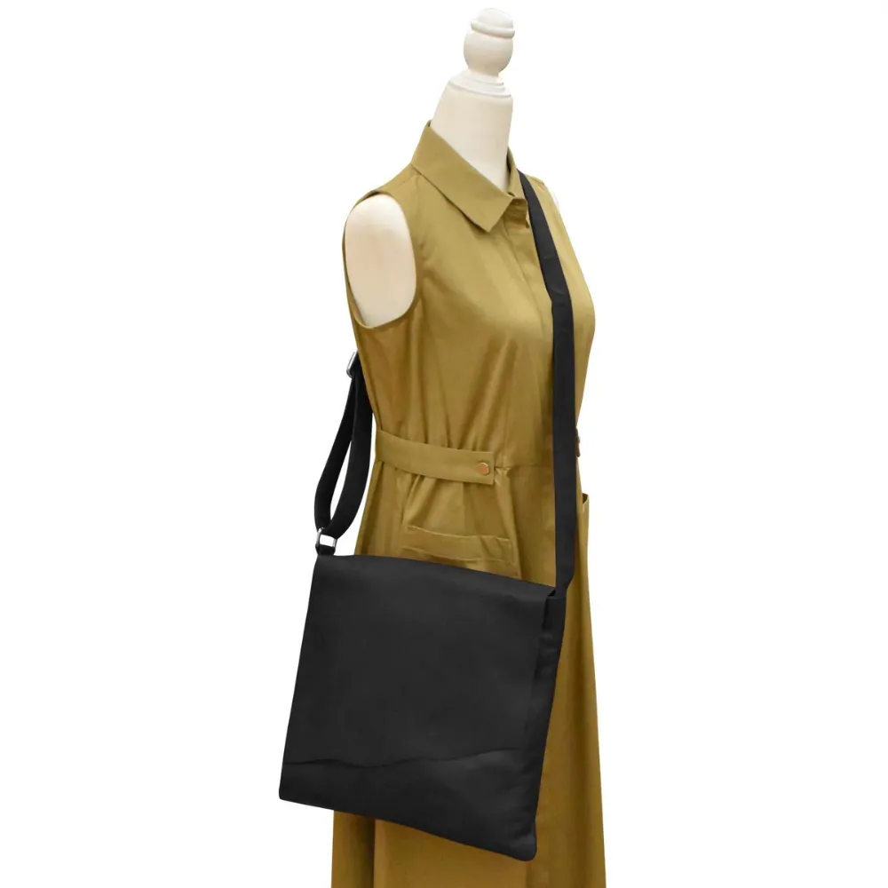 ili New York Large Canada Black Bag