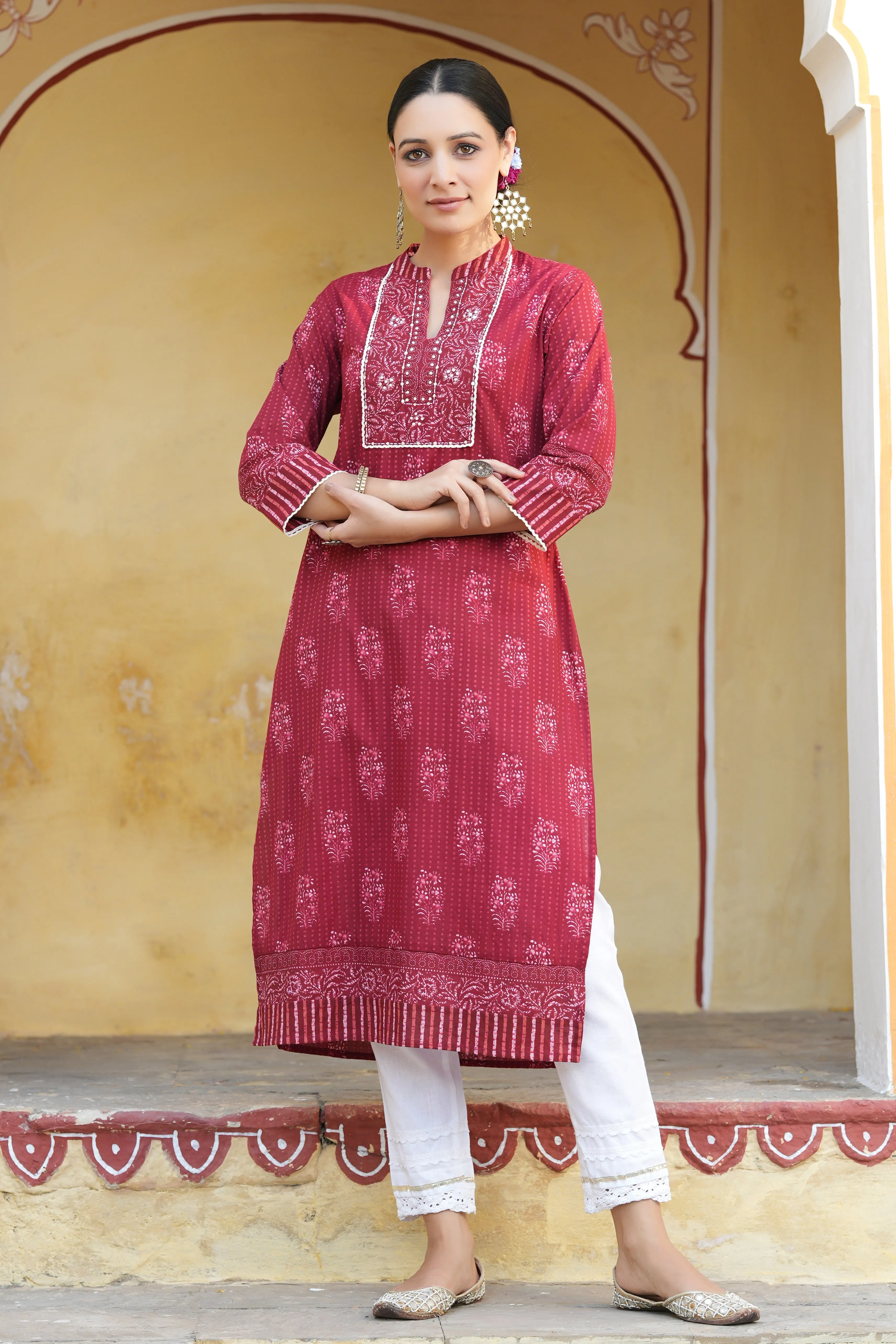 Juniper Women's Marron Cotton Cambric Floral Printed Straight Kurta