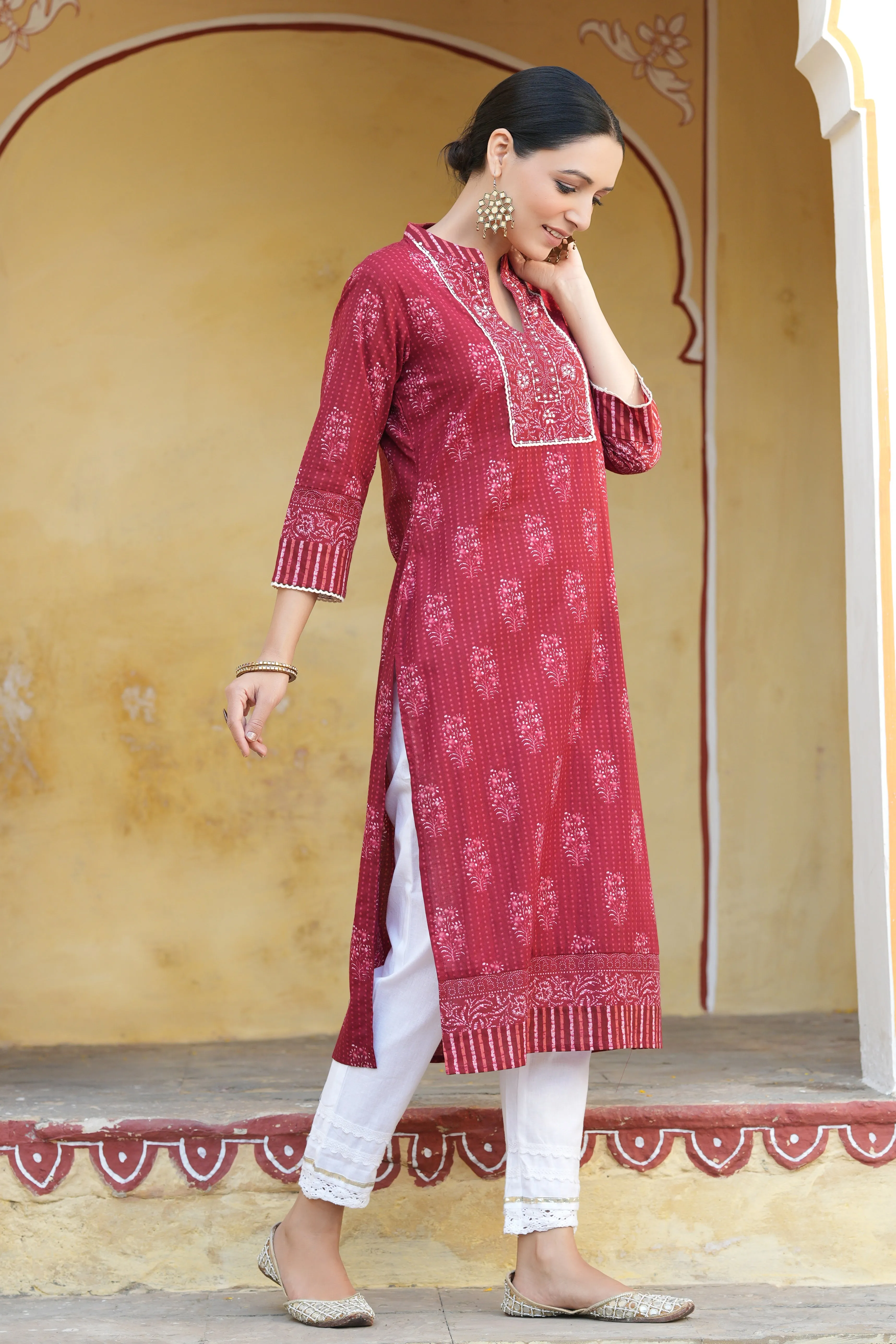 Juniper Women's Marron Cotton Cambric Floral Printed Straight Kurta